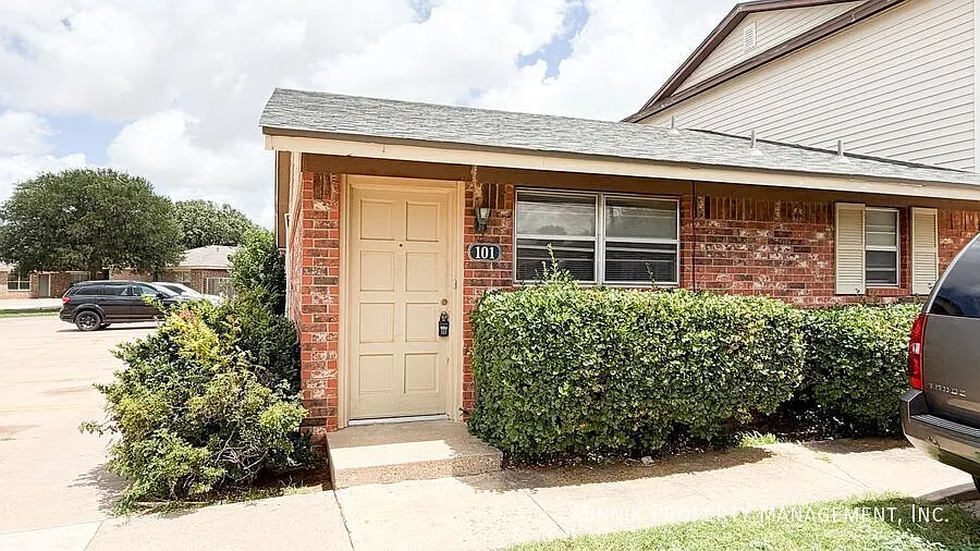 7303 Avenue X #101