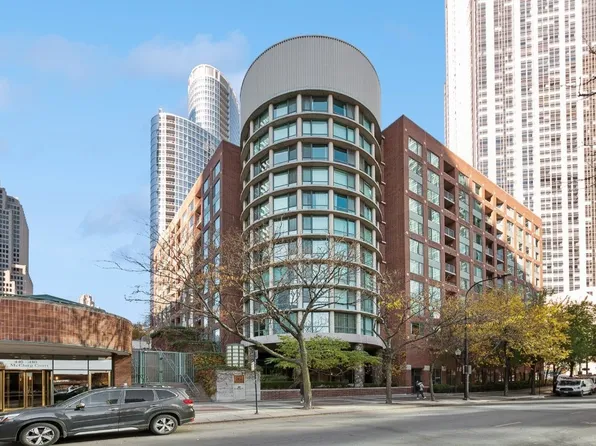 480 N McClurg Ct APT 912, Chicago, IL 60611