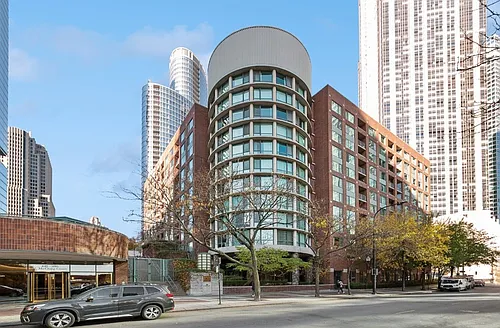 480 N McClurg Ct #912 Photo 1