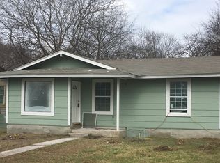 127 Hopkins St, San Antonio, TX 78221
