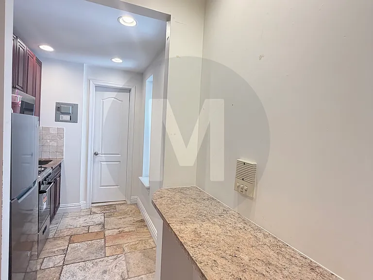 314 E 62nd St #4 — Photo 5