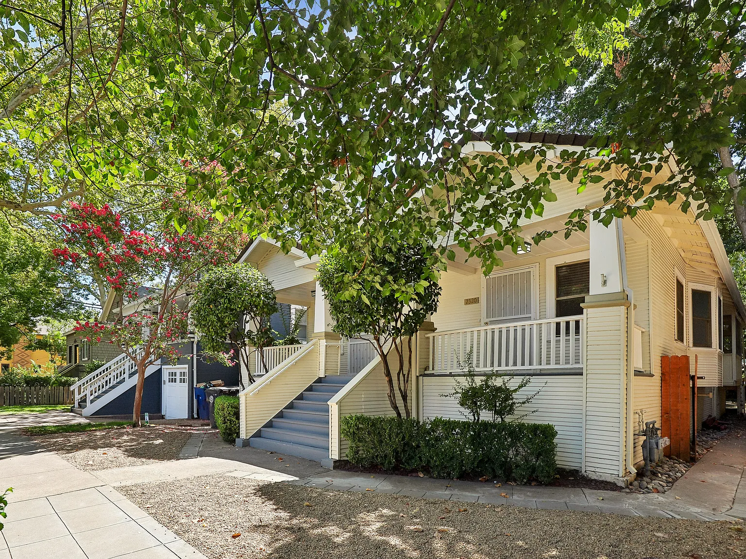 2 bed, 910 sqft, $2,850 — Photo 2