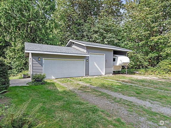 2nd image of 8459 Paklee Place NE
