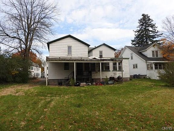 4th image of 1632-34 Valley Dr