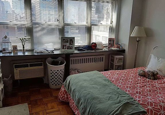 4th image of 155 E 38th St APT 21B