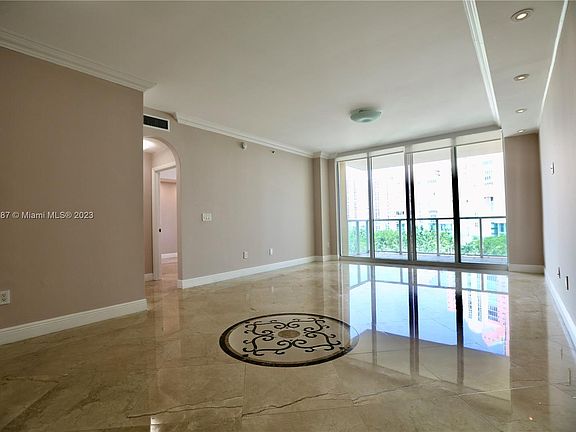 2nd image of 3340 NE 190th St APT 805
