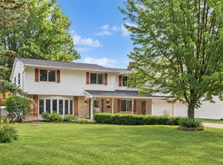 559 Hilltop Dr, Green Bay, WI 54301