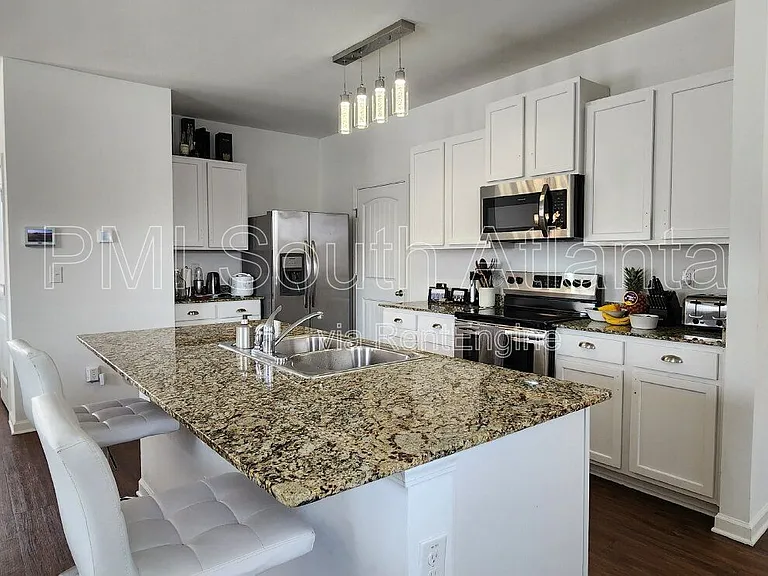 4040 Alveston Dr — Photo 5