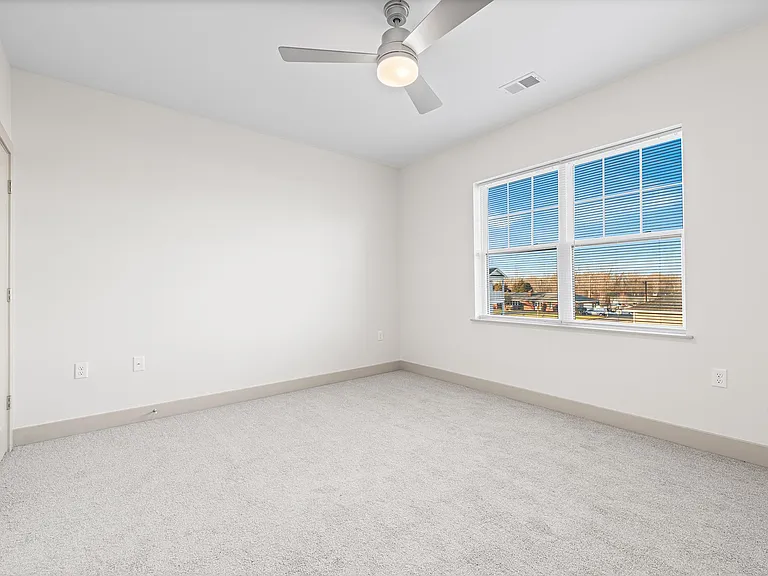 Midtown Apartments — Photo 33