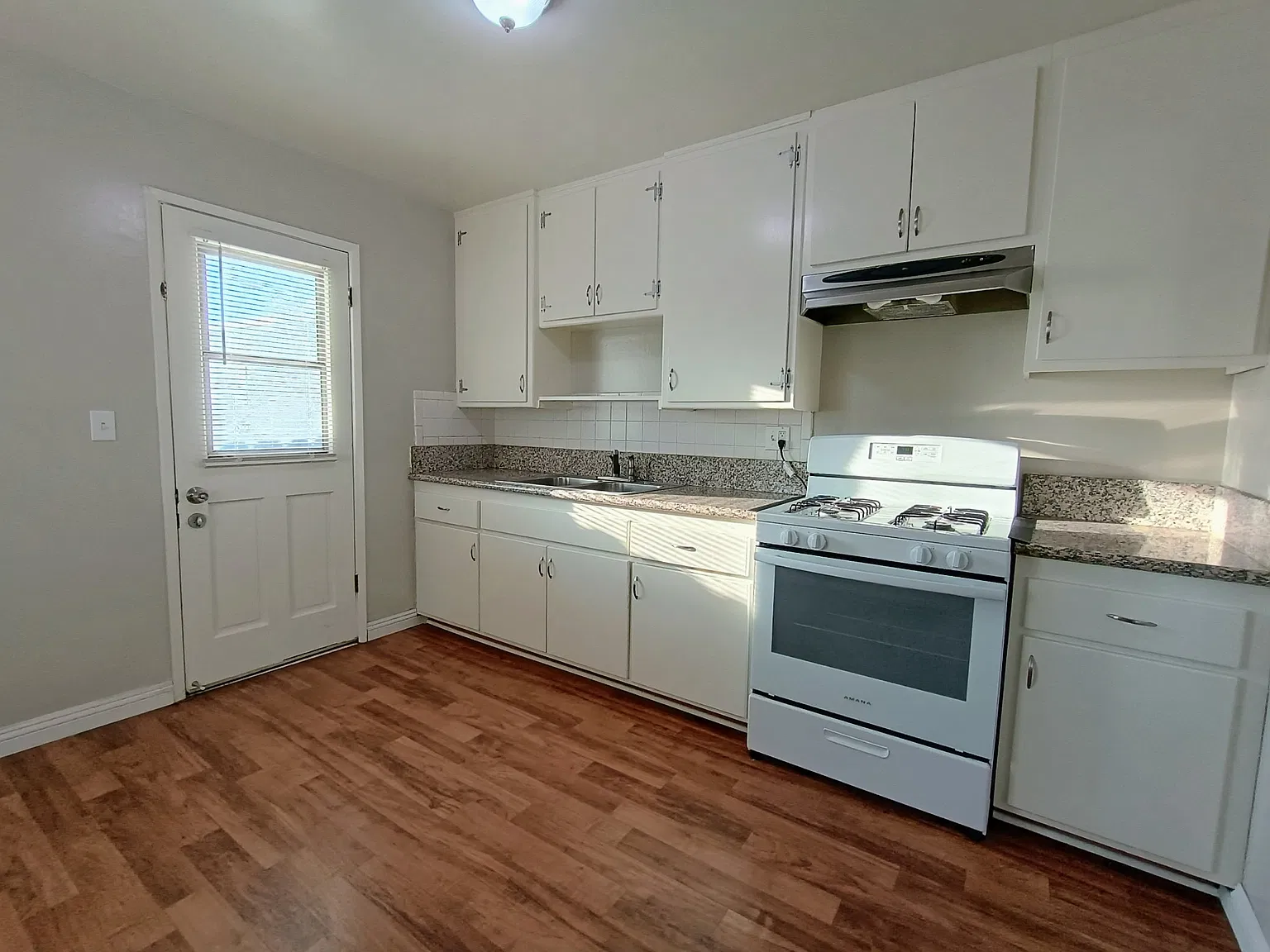 2 bed, $2,050 — Photo 2