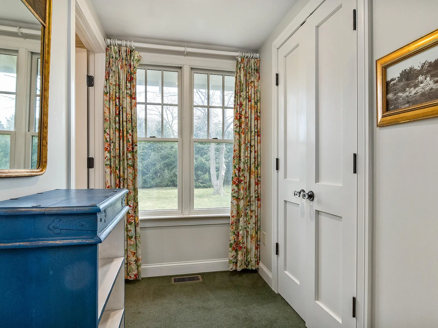 3 bed, 5.5 bath, 2025 sqft, $5,500 — Photo 4
