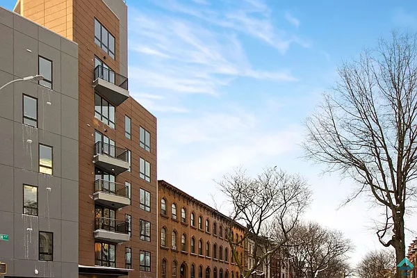 Rented by EXR | media 20