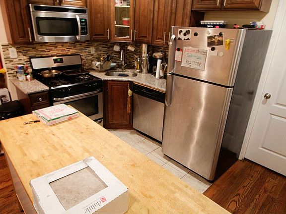 5th image of 347 Throop Ave #1