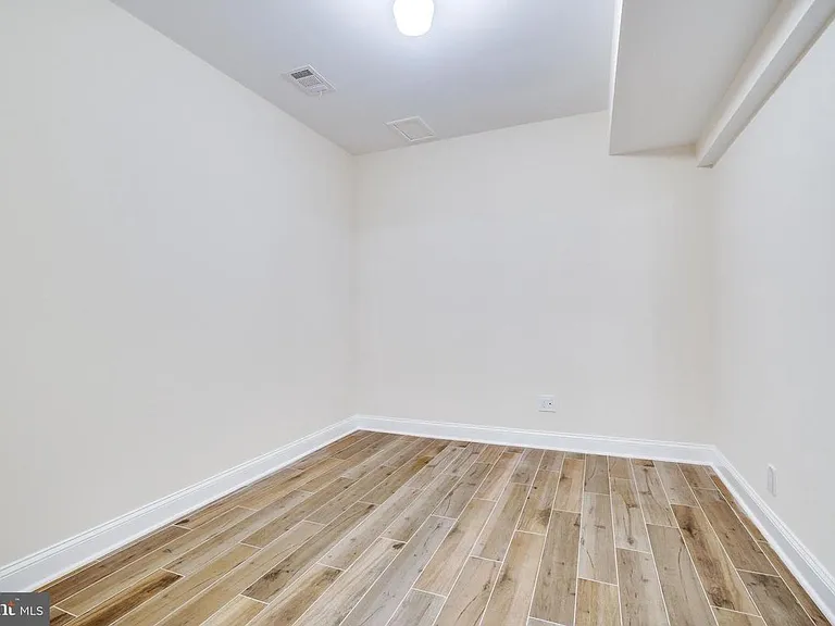 6505 Gretna Green Way — Photo 36
