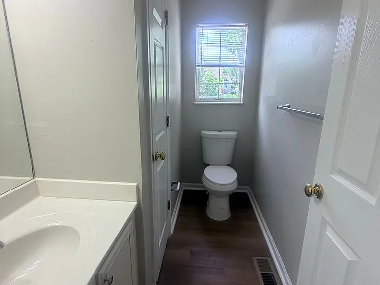 2519 Cedar Ln NE — Photo 8