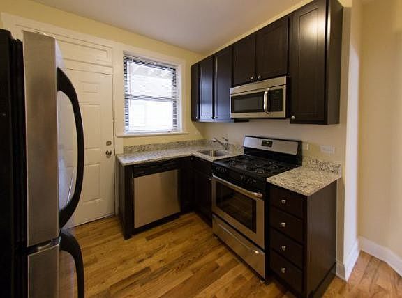 2nd image of 5028 N Western Ave #01