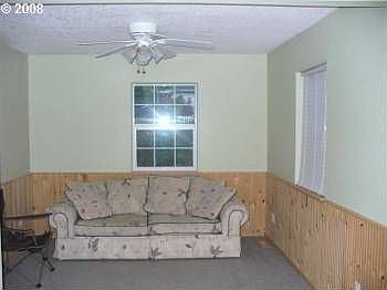 2nd image of 115 NE Forest Ln