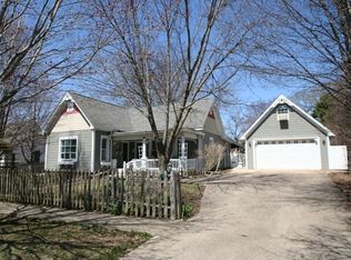 202 W Fast Ave, Mackinaw, IL