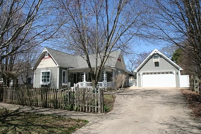 202 W Fast Ave photo 1