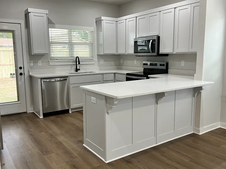 502 Cosmos St — Photo 4