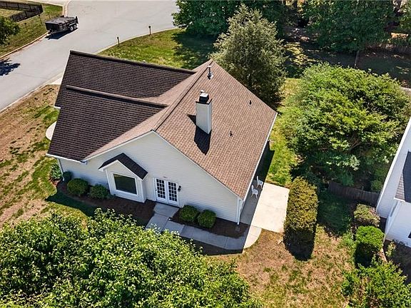 4th image of 3401 Timberwolf Ave