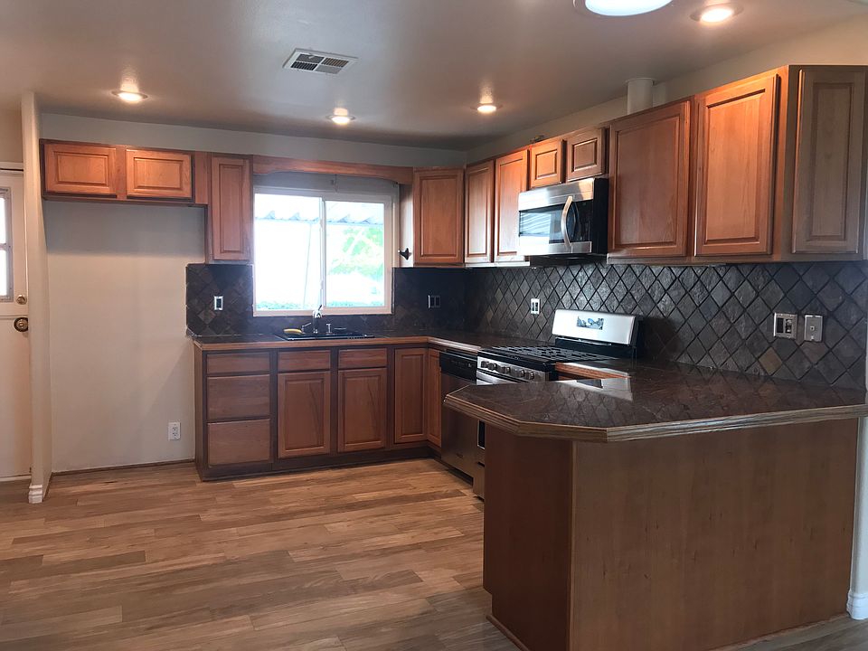 1st image of 6741 Lincoln Ave Space 31
