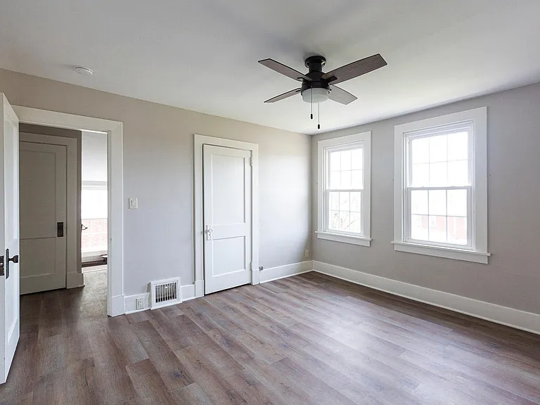 216 Edward Ave — Photo 12