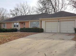 10601 E 37th St, Independence, MO 64052