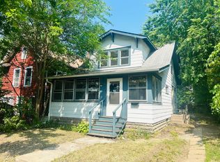 723 4th St E, Saint Paul, MN 55106