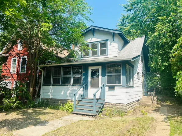723 4th St E, Saint Paul, MN 55106