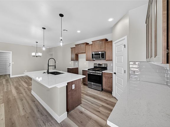 3rd image of 2738 E Sunset Canyon Way