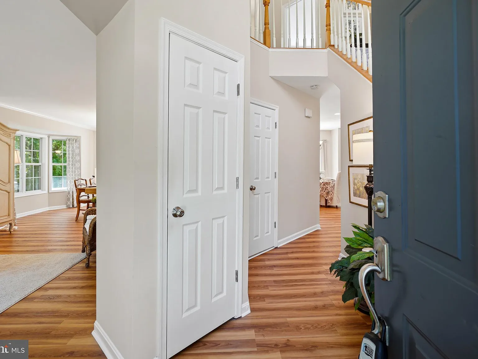 4 bed, 2.5 bath, 2314 sqft, $3,500 — Photo 4