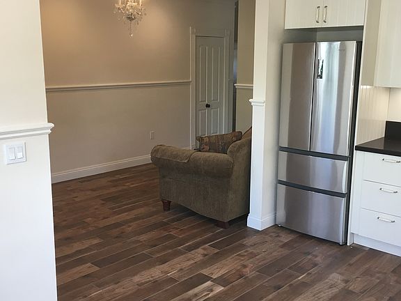 5th image of 414 Marina Vista Ave