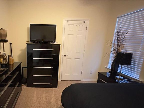 5th image of 23611 Alamanda Dr Unit 202