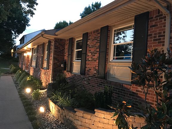 5th image of 190 Charlotte Ann Dr