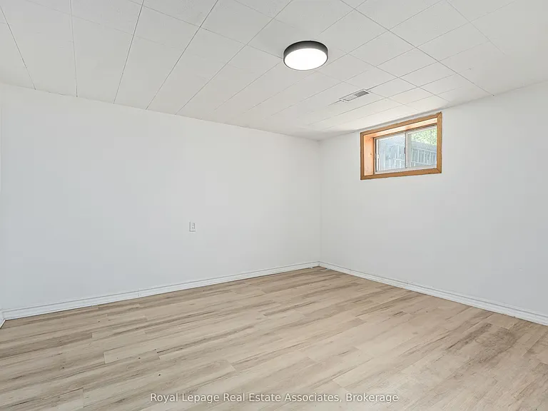 18 Shelley St — Photo 15