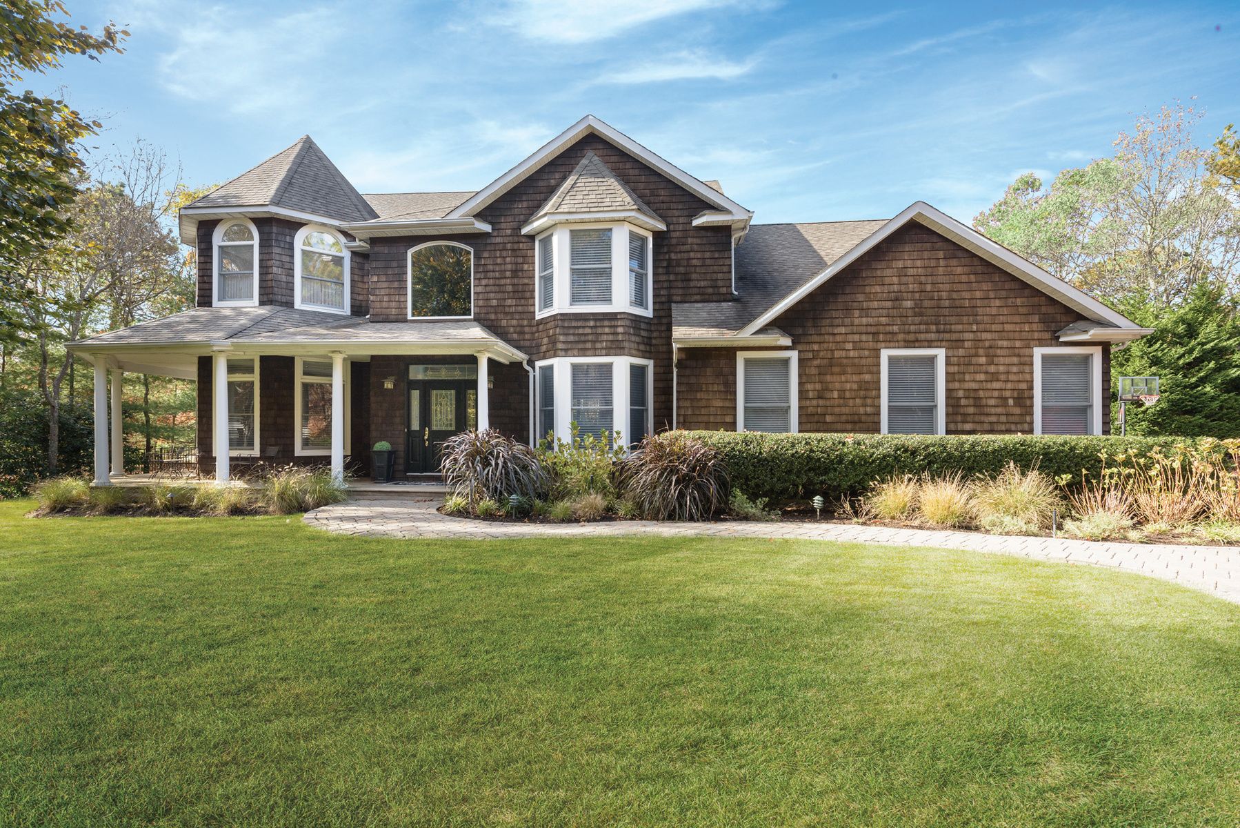 13 Corbett Dr, East Quogue, NY 11942 Out East