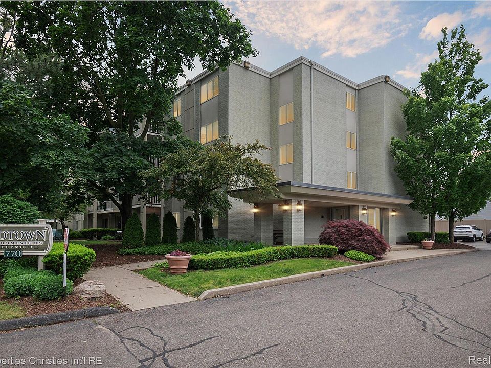 1st image of 770 Deer St APT 304