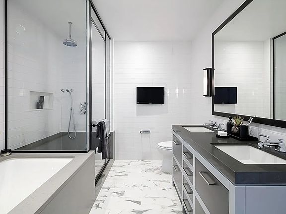 5th image of 222 W 80th St Penthouse A