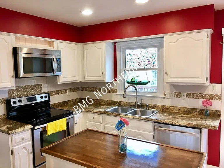 8957 Rolling Rd — Photo 10