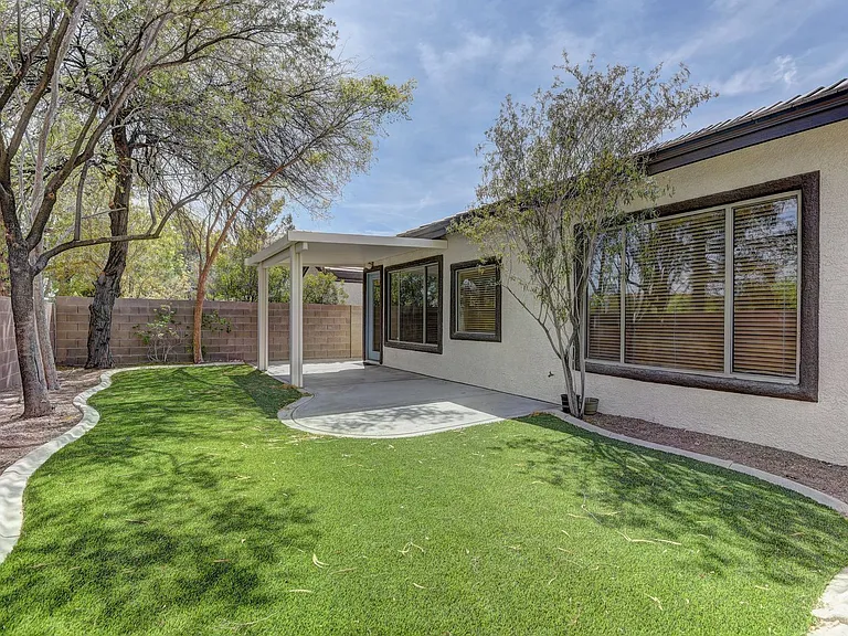 10876 Scamadella St — Photo 18