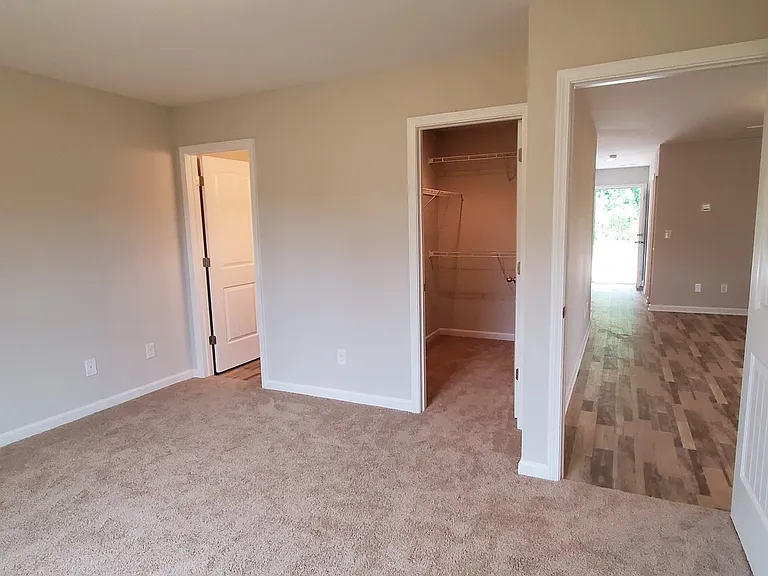 129 Nobility Dr — Photo 7