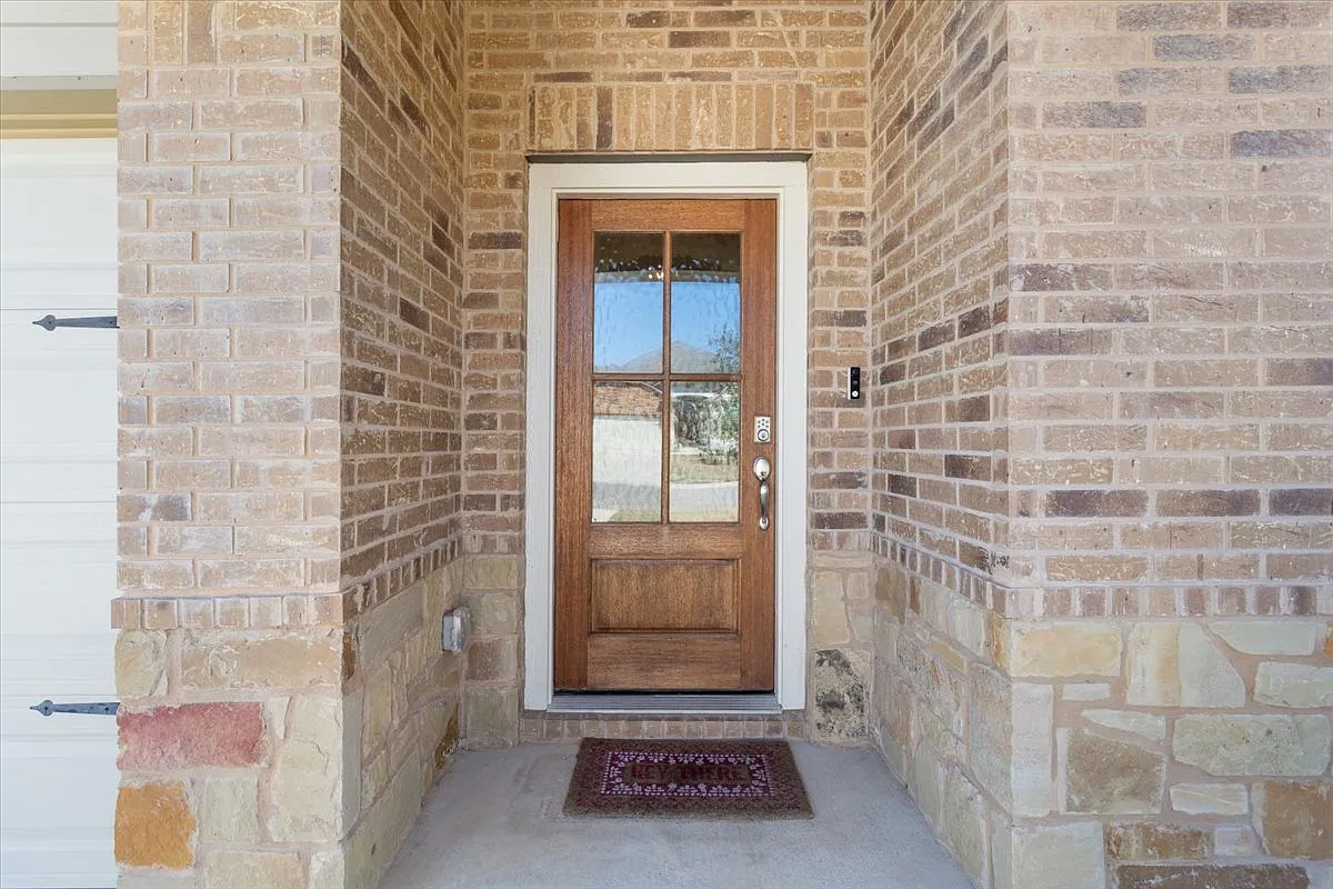 Building Photo - 5737 Saint Charles Dr