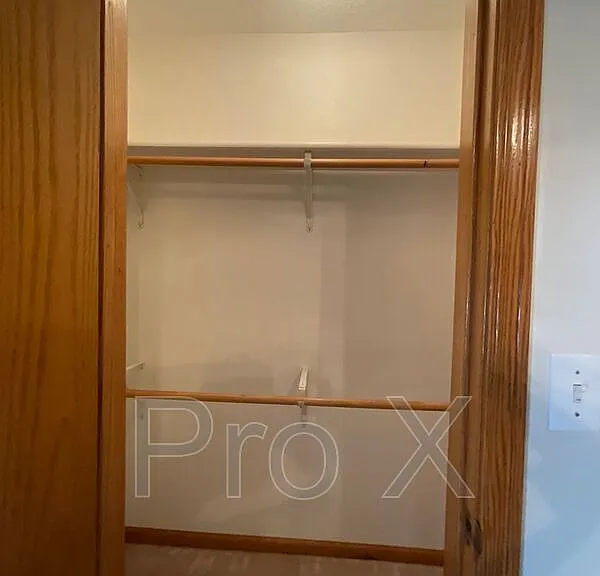 124 W Briarbrook Ln — Photo 10