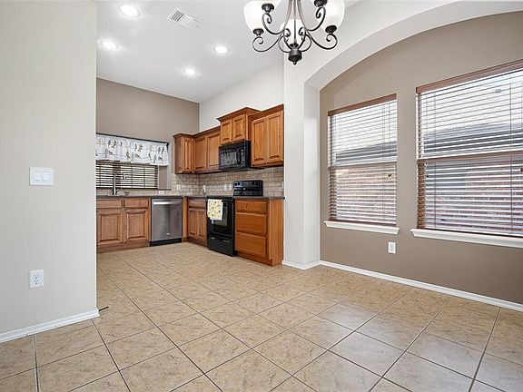 4th image of 2640 NW 183rd St