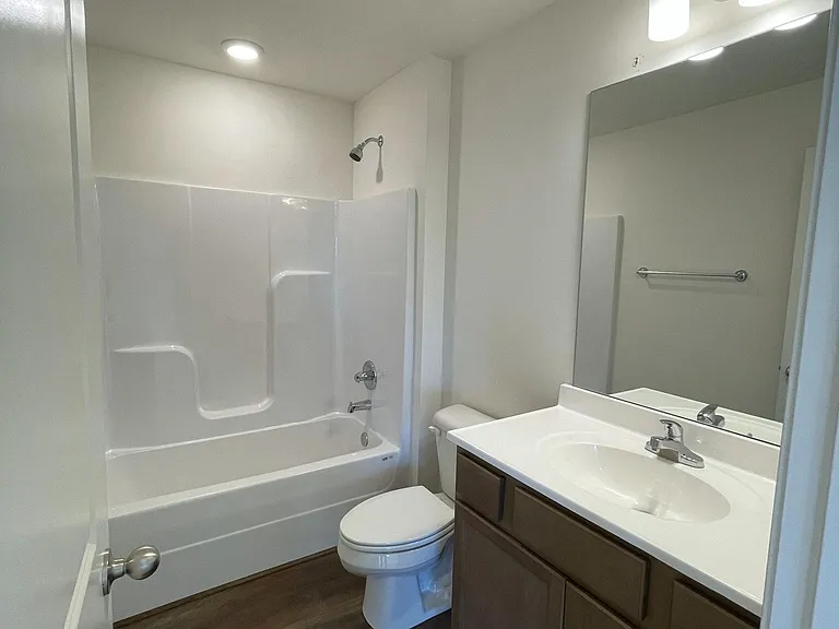 8102 Gateway Run Rd — Photo 10