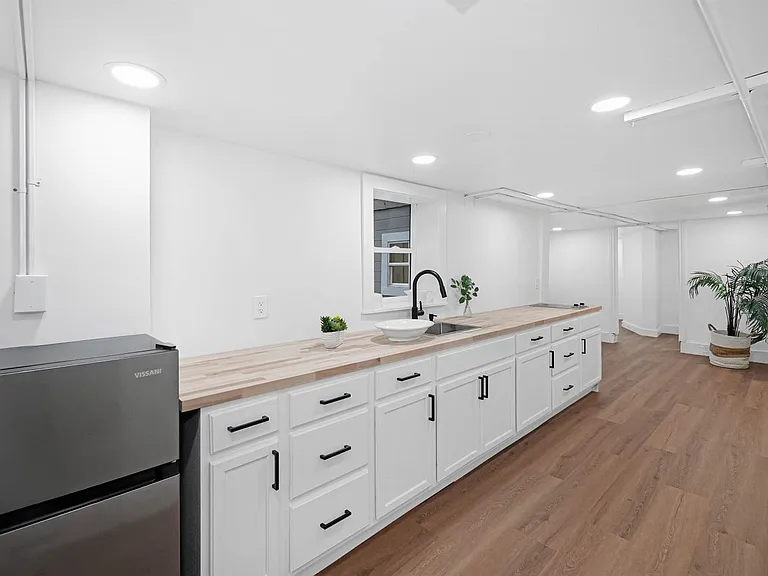 1812 Woolsey St — Photo 13