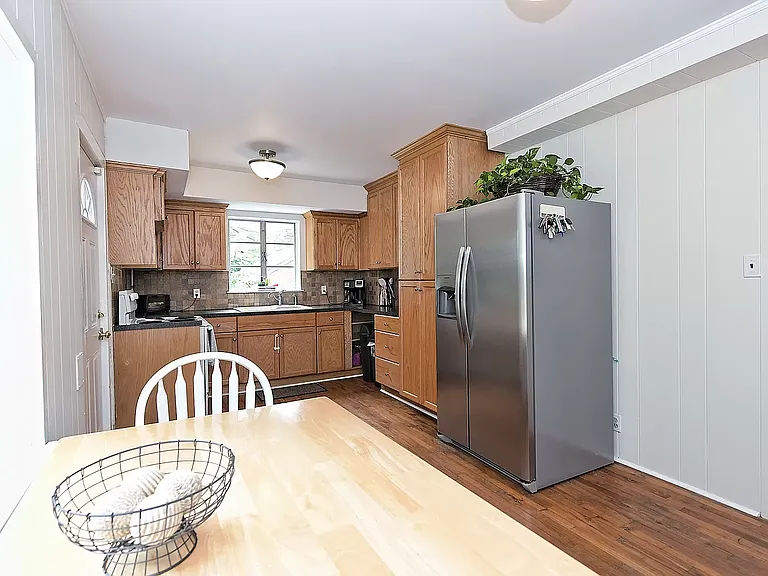 1118 Skyview Rd — Photo 6