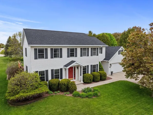 810 Indian Creek DRIVE, Manitowoc, WI 54220