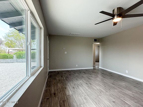 5th image of 108 5TH Avenue E